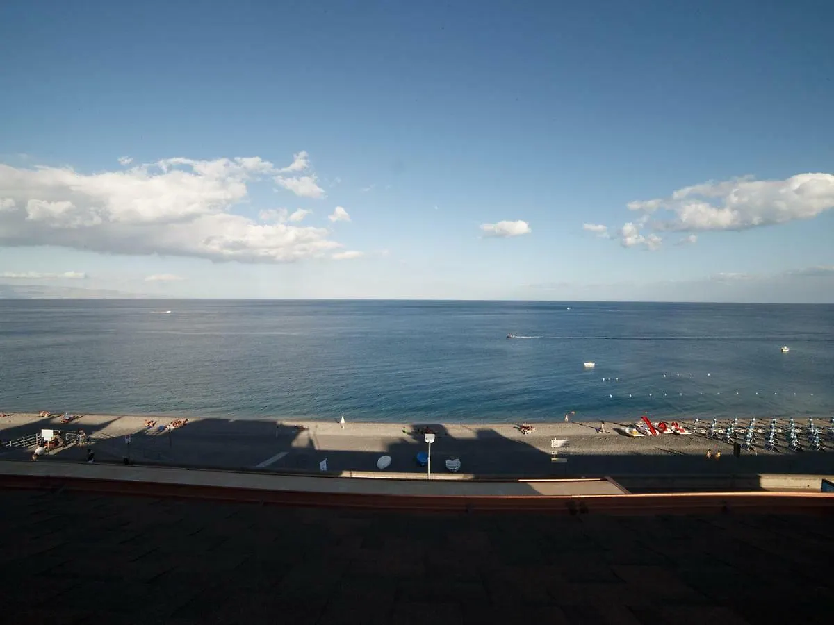 Marina Di Savoca Apartment Santa Teresa Di Riva